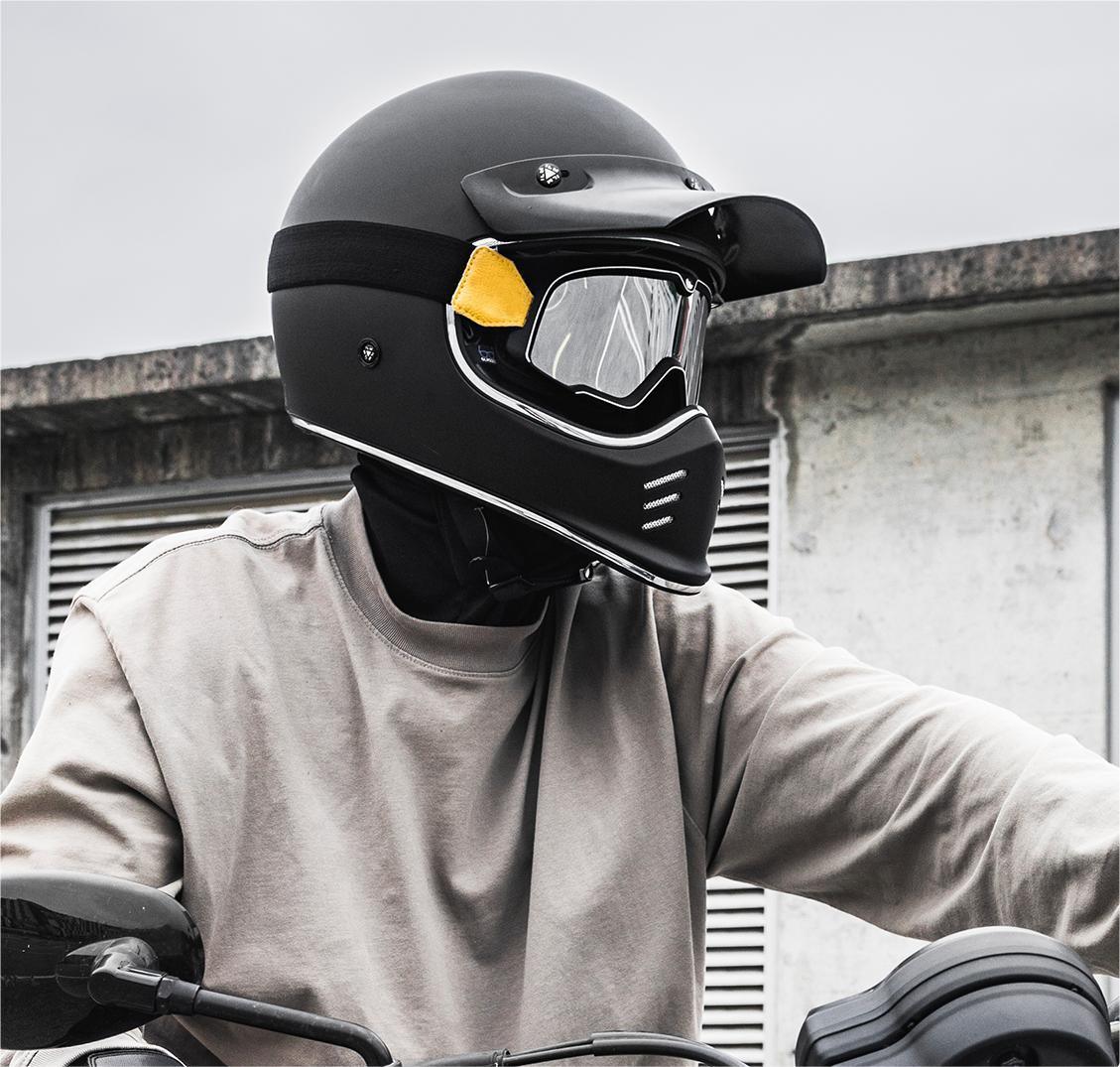 Duchinni D405 Full Face Motorcycle Helmet – Black/Orange, ECE Approved, With Integrated Sun Visor